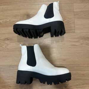 Urban Outfitters White and Black Boots Size 8